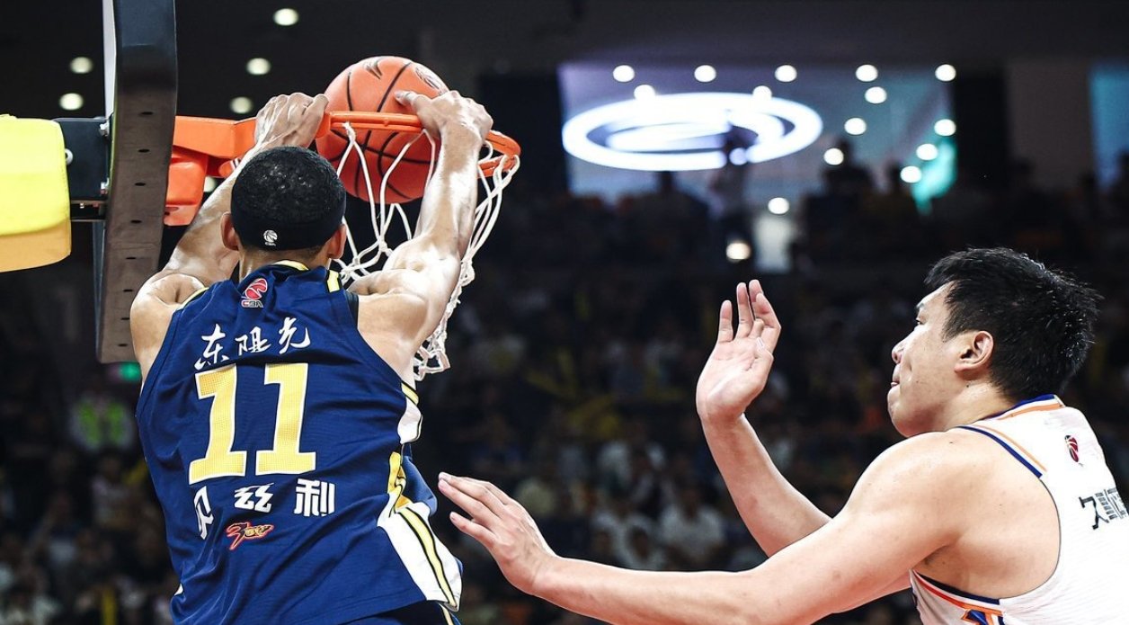 爱游戏官网-广东队翻盘深圳队,麦科勒姆状态火热