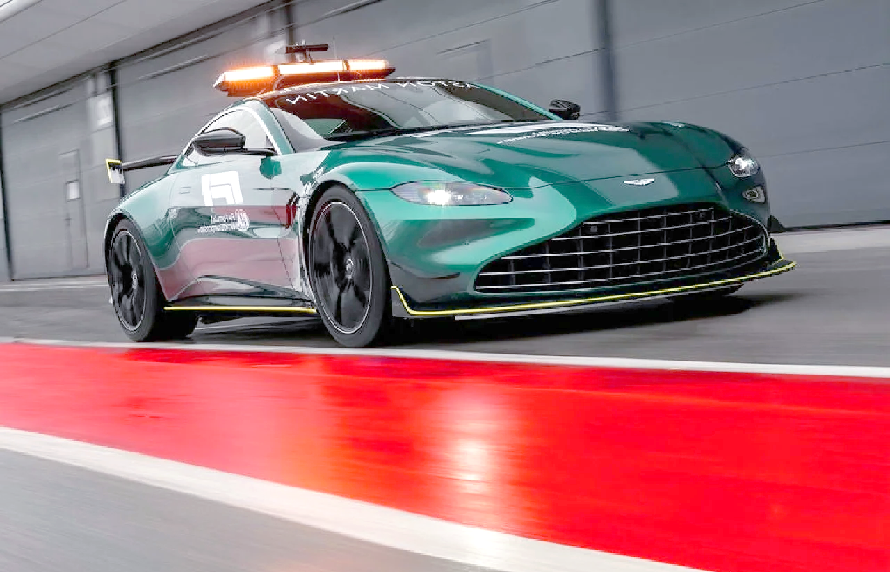 爱游戏在线-阿斯顿马丁碾压梅赛德斯，汉密尔顿惊艳四座