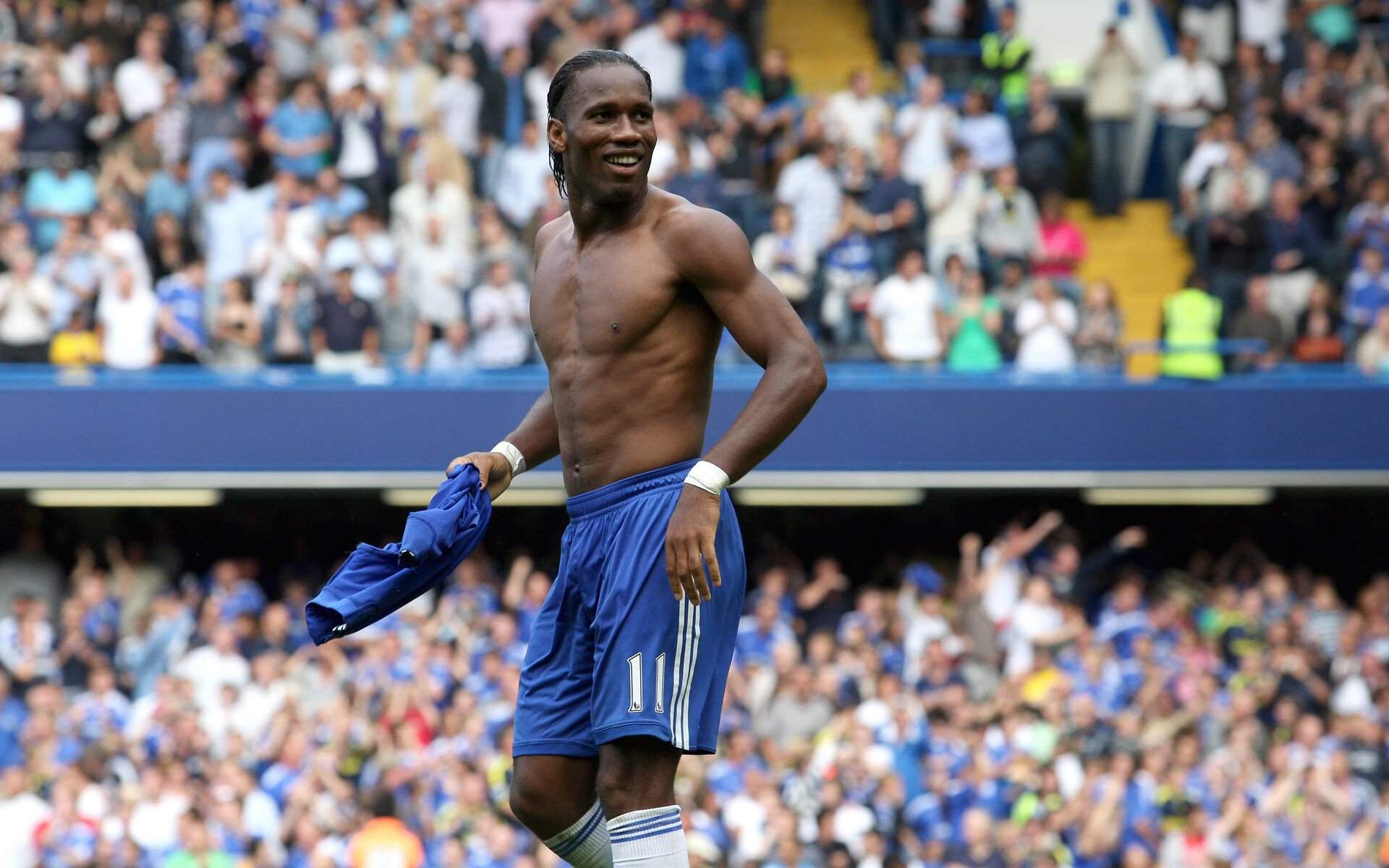 爱游戏2026-当NBA季后赛遇上智利绝杀,体育如何成为全球情感的通用语